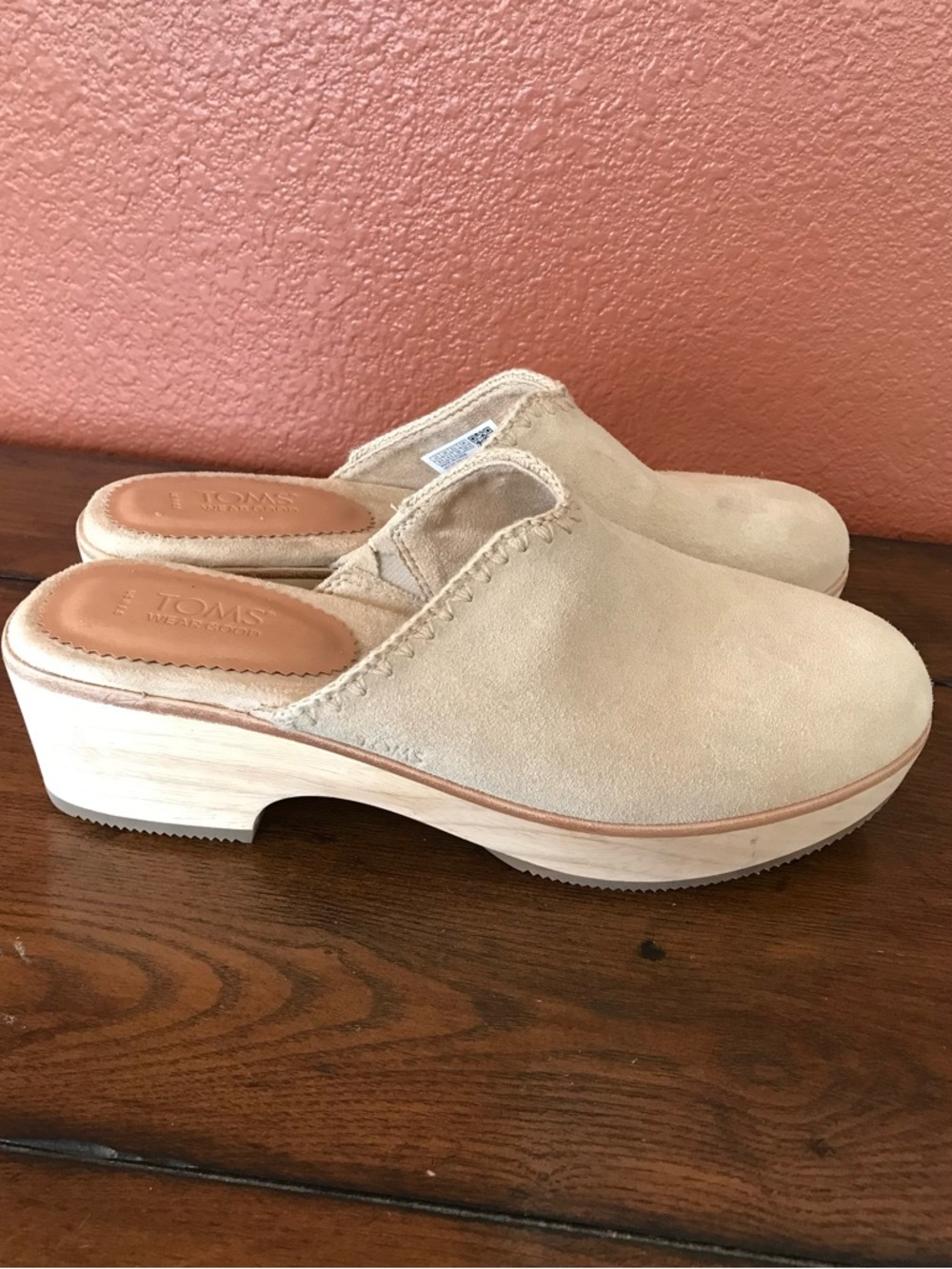 TOMS Women’s 8.5 Addison Neutral Cream Suede Round Toe Mule Wooden Clogs in EUC - Picture 6 of 16